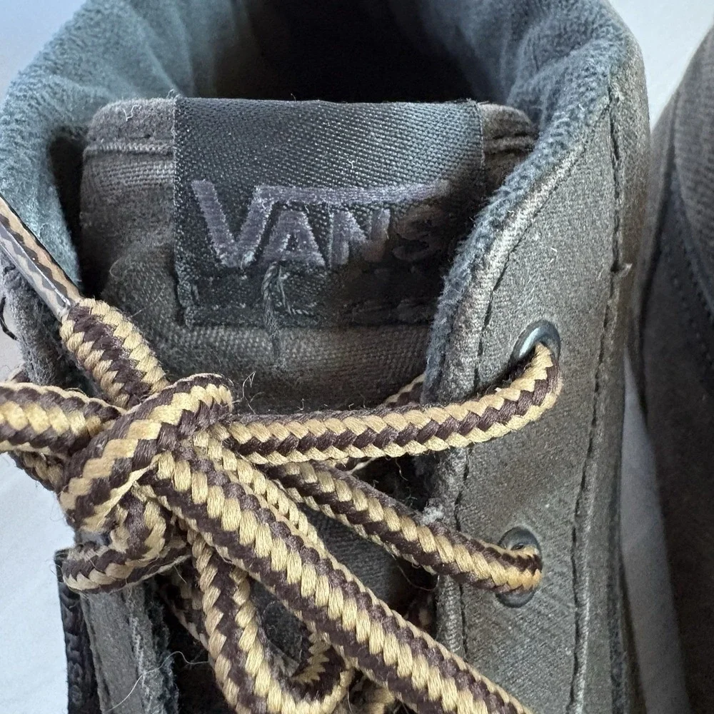 Vans Chukka Mid Canvas Brown‎ Gum Sole Youth 6, Men 6, Women 7.5, MidTop Sneaker